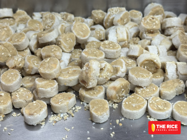 Ben Tre coconut candy workshop