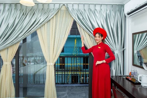 Không gian khách sạn riêng tư, an toàn, view hướng phố Tây