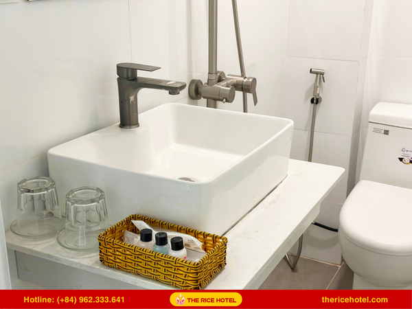 The Rice Hotel offers complete amenities