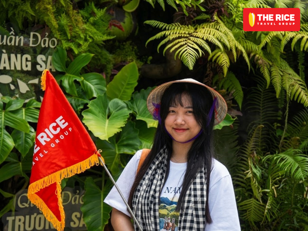 Du khách tham gia trải nghiệm tour Củ Chi nên mặc đồ thoải mái, mang theo mũ nón để che nắng