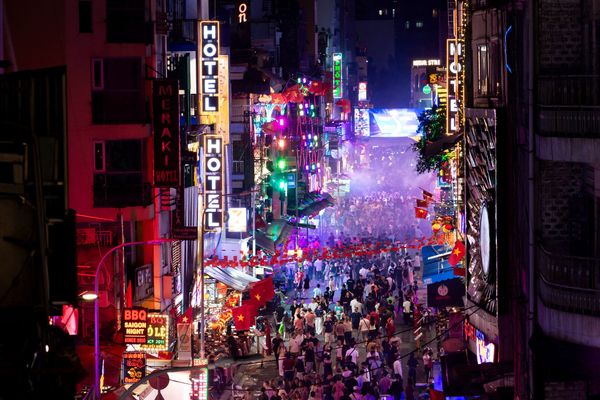 Phố Tây Bùi Viện - nơi hội tụ du khách từ khắp nơi trên thế giới