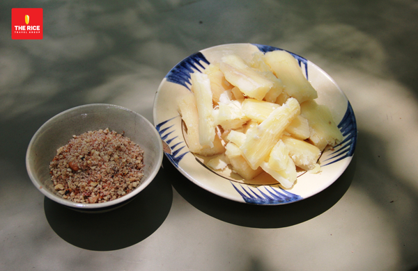 Boiled cassava served with peanut salt.