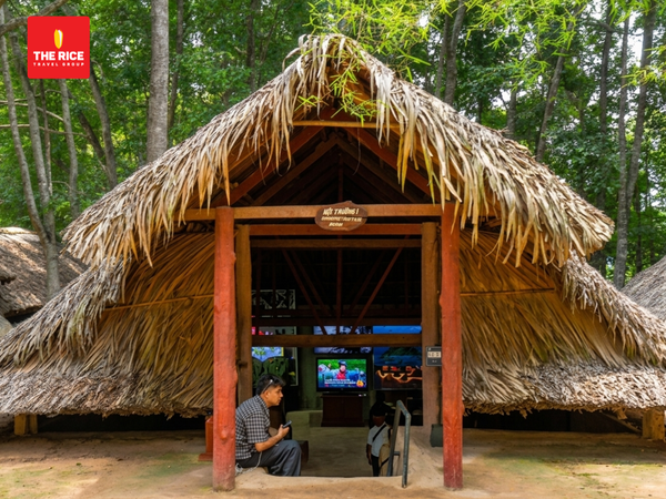 Hội trường địa đạo