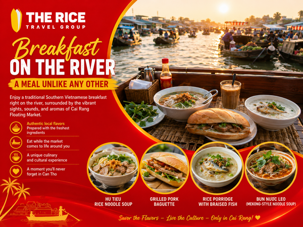 Tour participants can enjoy a very relaxing breakfast on the river.