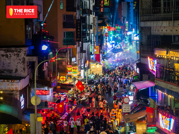 Phố Tây Bùi Viện về đêm