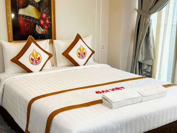 You should carefully check the room type and number of beds before booking.