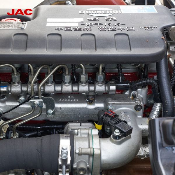 Xe tải JAC H200 E5 thùng bạt: đa dụng & linh hoạt