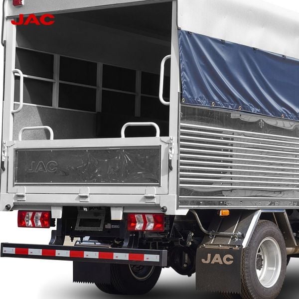 Xe tải JAC H360 E5 thùng trường lái: bền bỉ và mạnh mẽ