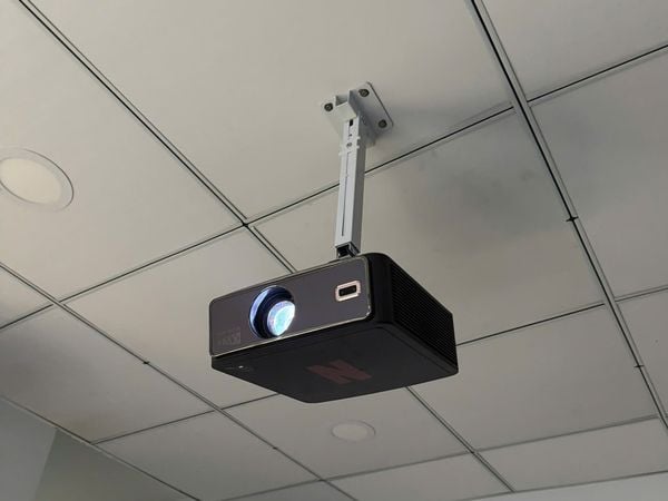 Máy chiếu Xview NF300 GTV