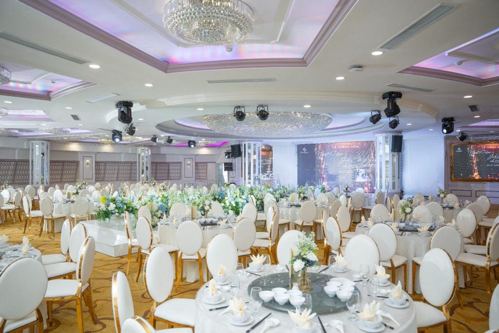 Sảnh tiệc ấm cúng - Không gian cho mọi tiệc cưới như mơ