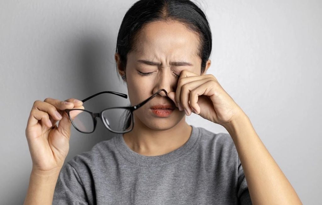 Khô mắt, mỏi mắt có thể dẫn đến tình trạng suy giảm thị lực (Nguồn ảnh: Internet)