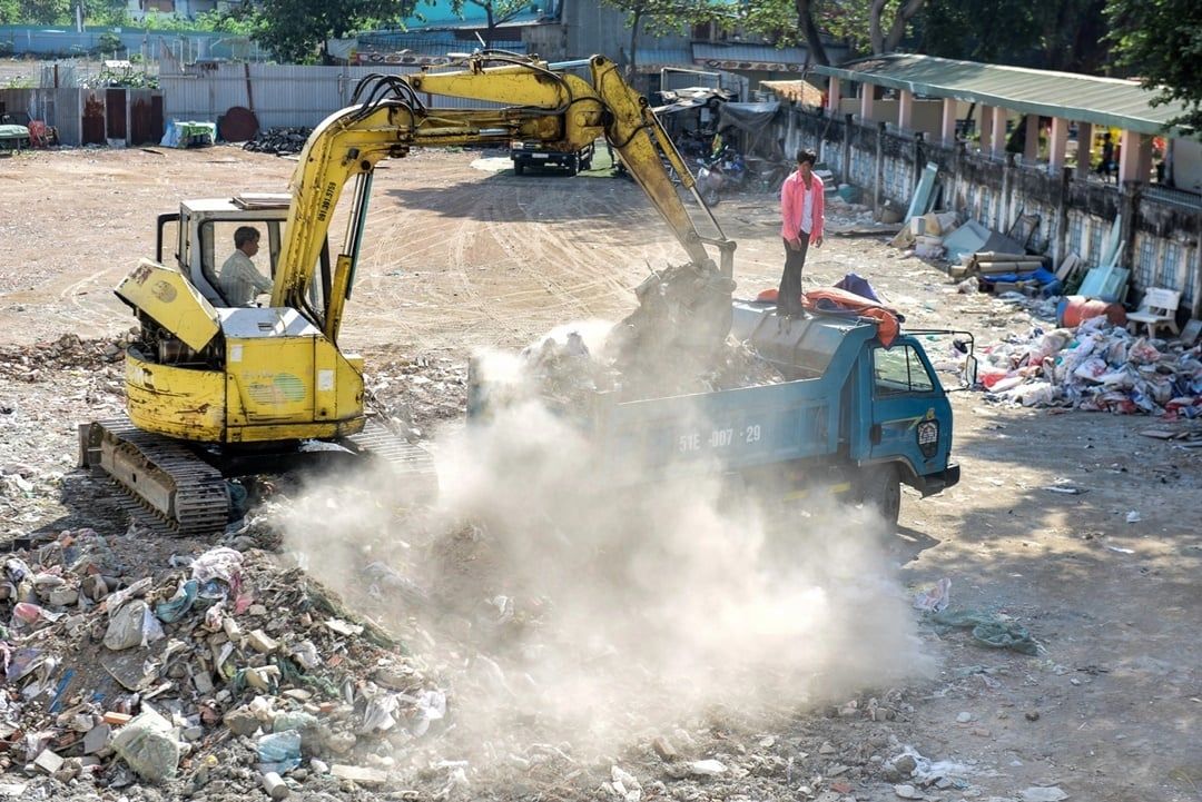 Hoạt động xây dựng là một trong các nguyên nhân chính dẫn đến ô nhiễm không khí (Nguồn ảnh: Internet)