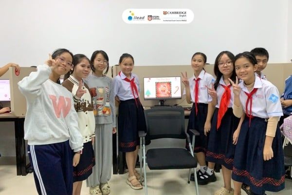 Ý tưởng phác thảo của nhóm 1 sau buổi đầu tiên của STREAM Christmas 2025