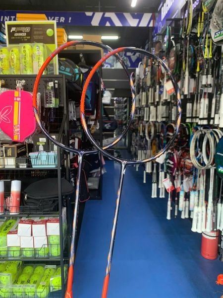 Vợt Yonex Astrox 77 Pro và 77 Tour chính hãng — so sánh trực quan