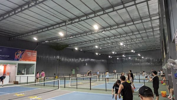 Sân pickleball TPHCM tiêu chuẩn quốc tế — mặt sân composite chất lượng cao