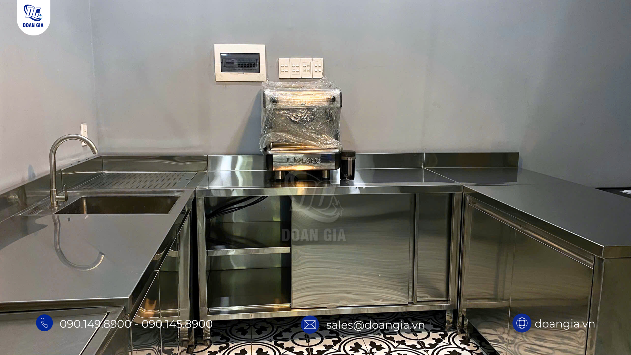 thiết kế quầy pha chế inox