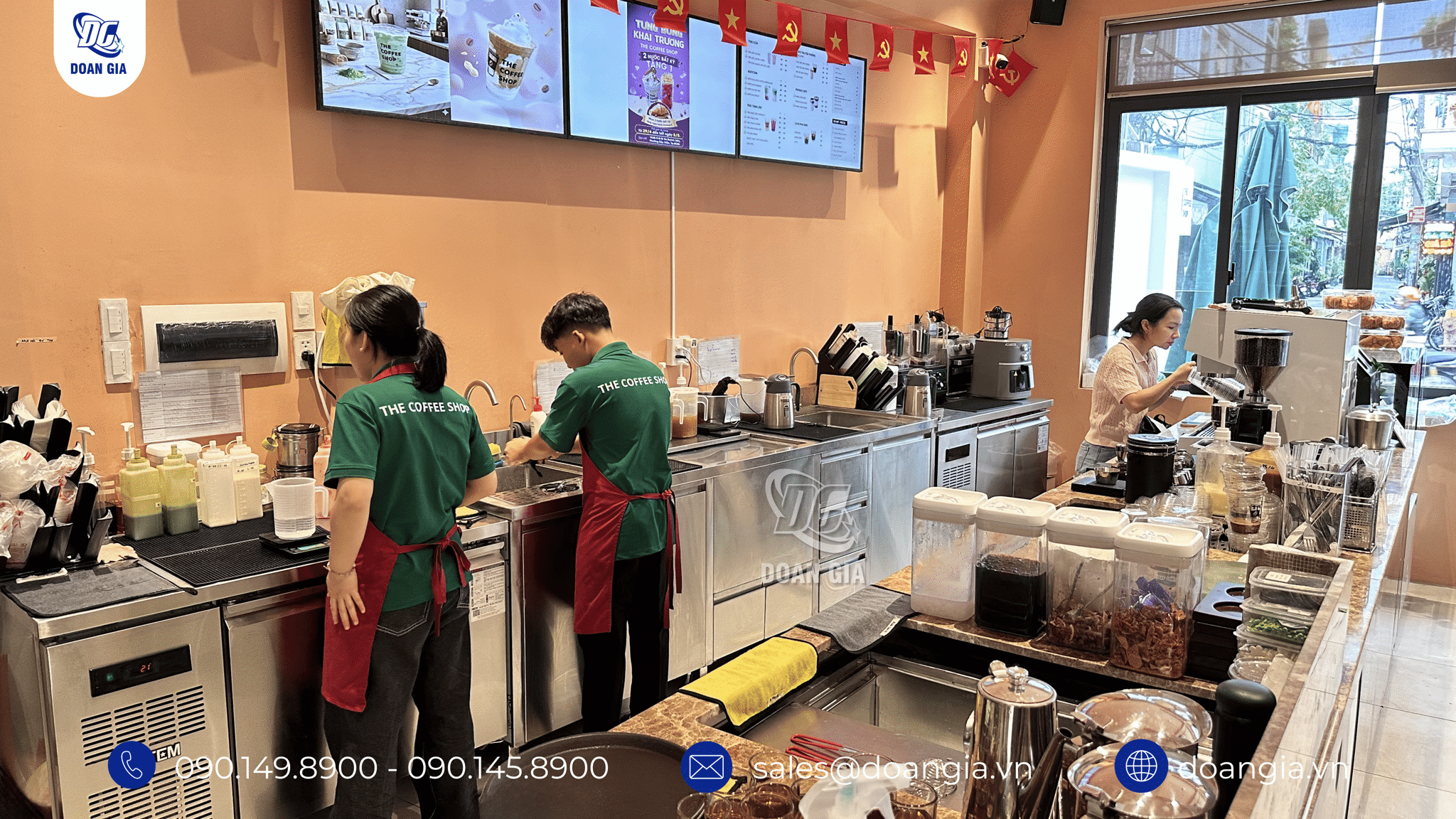 thiết kế quầy pha chế inox The Coffee Shop