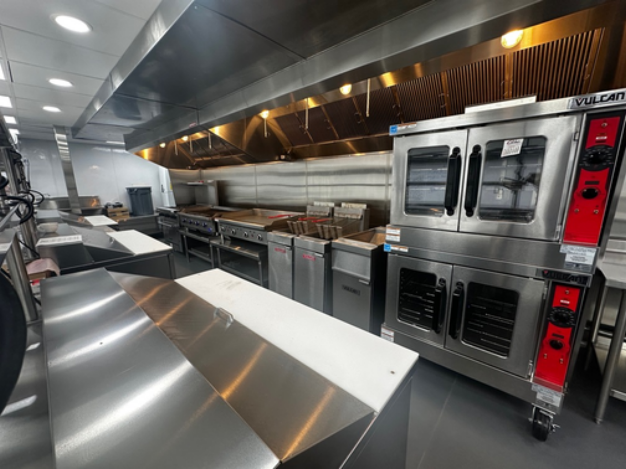 thiết kế và thi công bếp