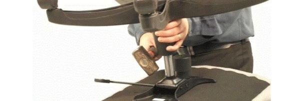 Những lưu ý khi tháo chân ghế xoay bằng dụng cụ