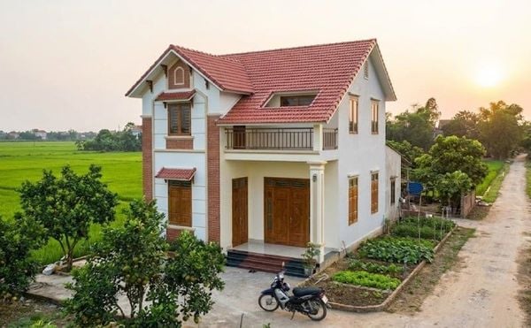 Mẫu nhà 2 tầng nông thôn 400 triệu mái Thái