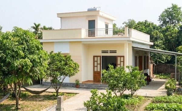 Nhà 2 tầng 400 triệu ở nông thôn có sân vườn rộng