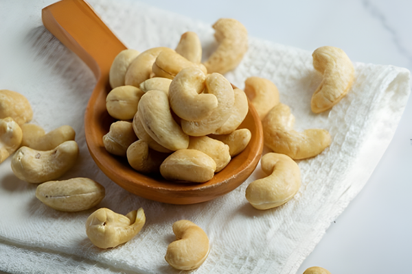 Trong 100g hạt điều có bao nhiêu lượng calo