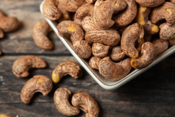 Người bệnh nên kết hợp hạt với chế độ ăn uống lành mạnh