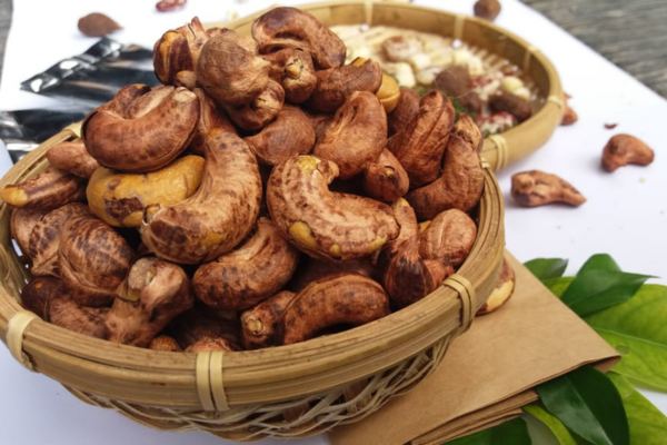 Người dùng nên ưu tiên những đơn vị uy tín để mua sản phẩm hạt điều