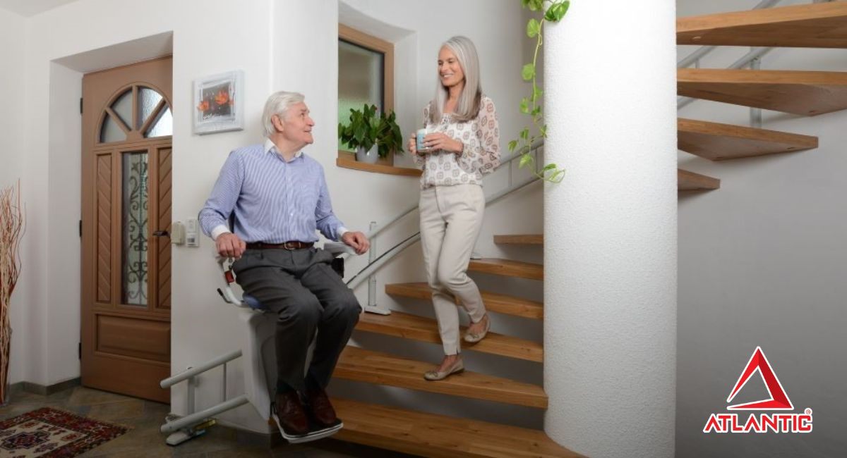thang ghế stairlift giúp người thân chủ động hơn
