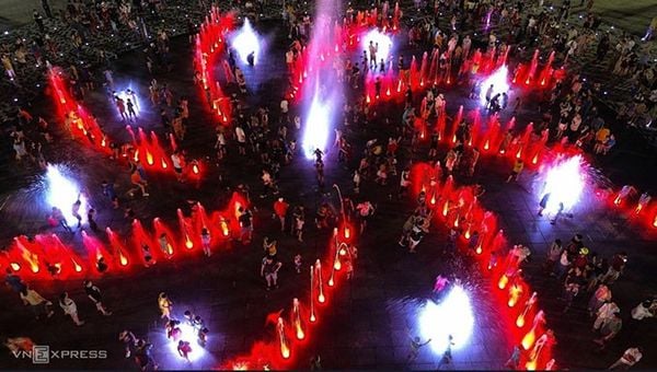 Nhạc nước quảng trường Phan Ngọc Hiển Cà Mau