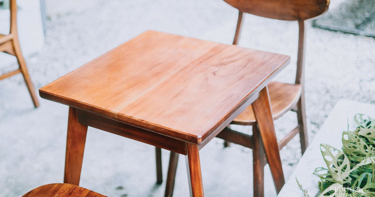 Hướng Dẫn Vệ Sinh Bàn Ghế Gỗ Ngoài Trời Bền Lâu