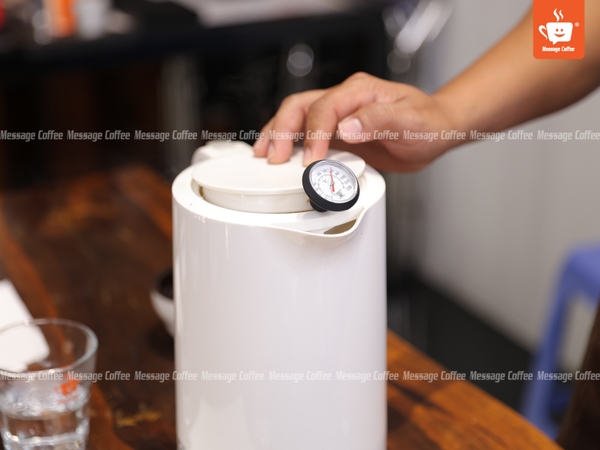 messagecoffee-cupping-coffee