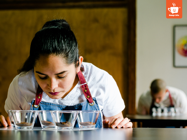 messagecoffee-cupping-coffee-la-gi