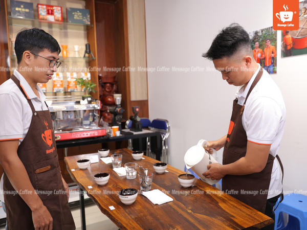 messagecoffee-cupping-coffee-la-gi
