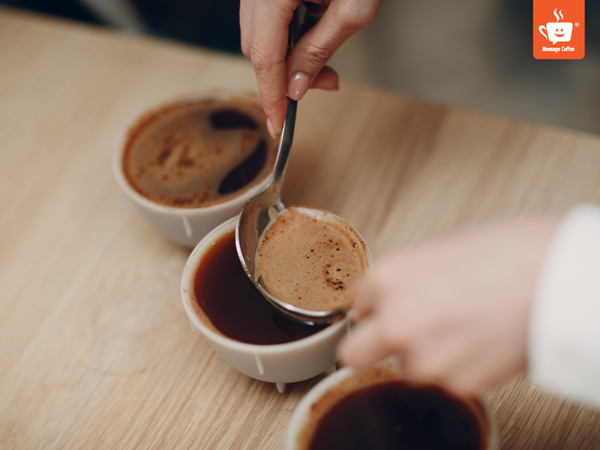 messagecoffee-cupping-coffee-la-gi