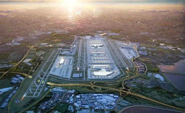 Sân bay có tháp nước trong nhà cao nhất thế giới