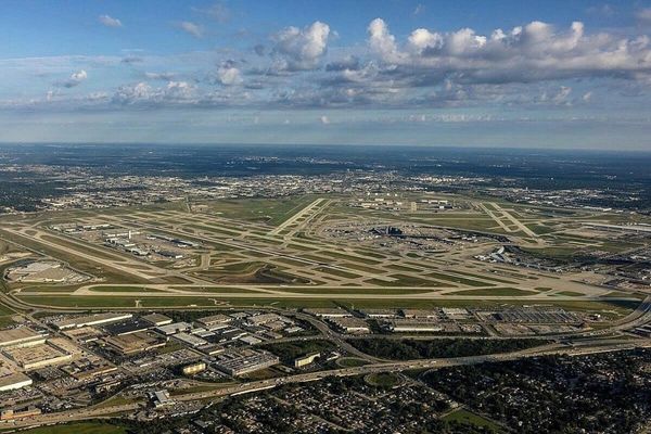 Sân bay có tháp nước trong nhà cao nhất thế giới