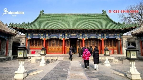 Chân dung Hòa Thân