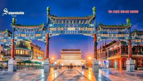 Phố đi bộ Tiền Môn được xem như “trái tim thương mại cổ kính” của Bắc Kinh