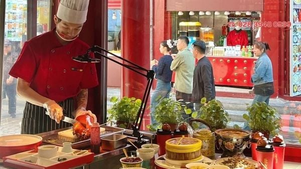 Phố đi bộ Tiền Môn nằm trên trục nam – bắc cổ xưa của thủ đô Bắc Kinh