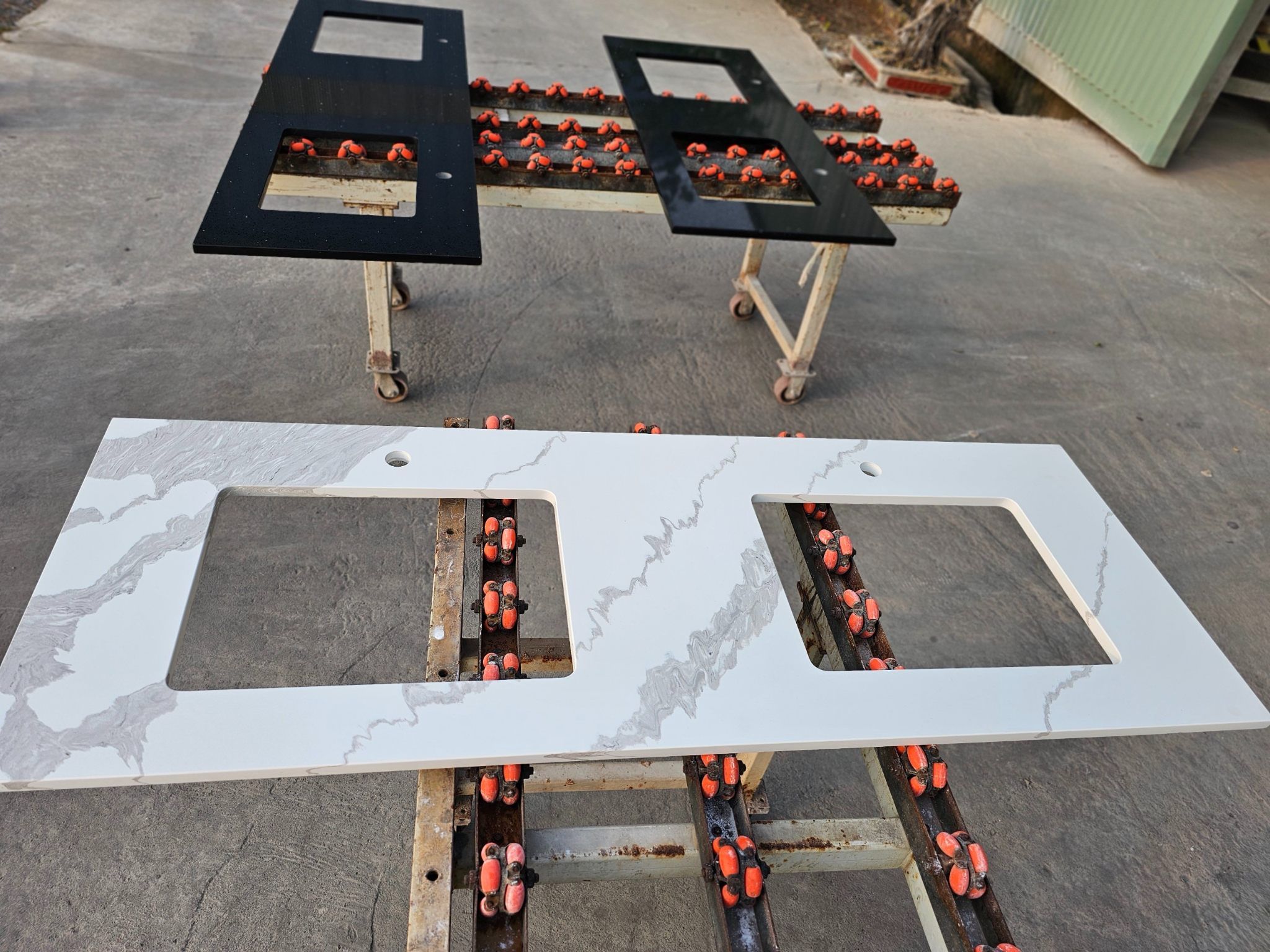 Selecting High-Performance Quartz Bathroom Vanity Countertops