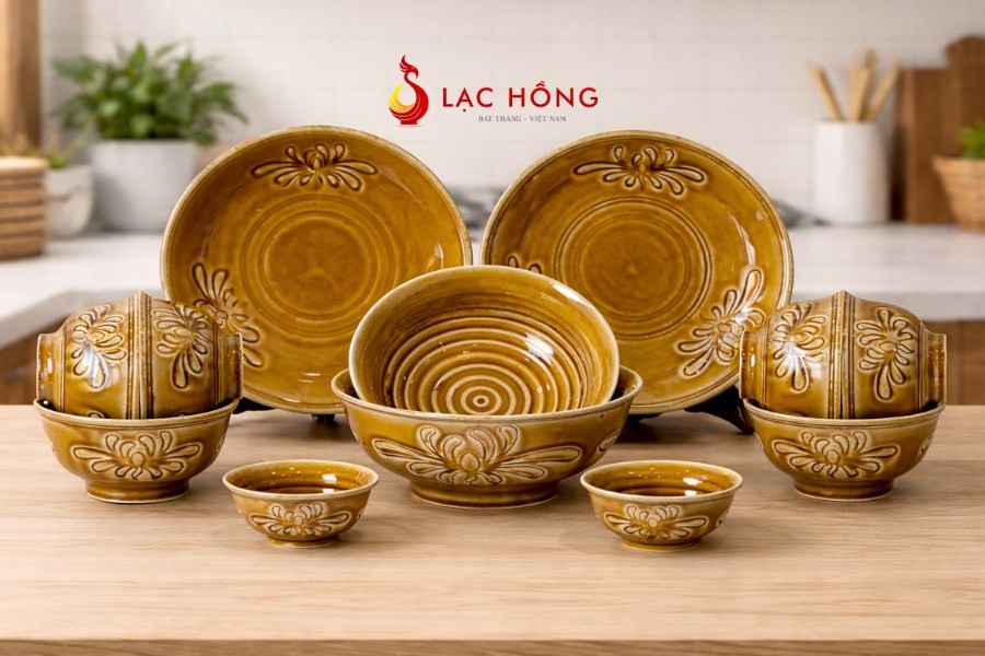 Bộ bàn ăn men nâu vân cúc