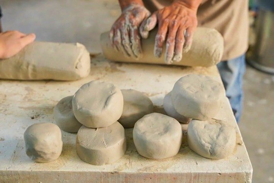 Chọn và xử lý đất trước khi tạo hình