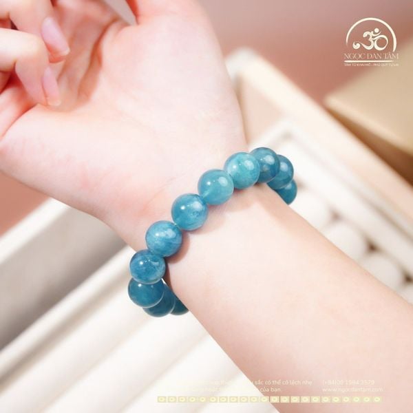 Aquamarine hỗ trợ kích hoạt luân xa 5