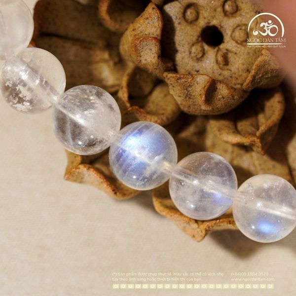 Đá mặt trăng giúp cân bằng cảm xúc
