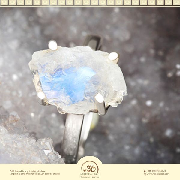 Chiếc nhẫn moonstone cổ tìm thấy tại châu Âu
