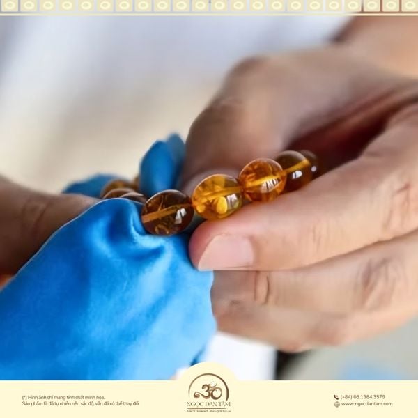 Lau hổ phách bằng khăn mềm