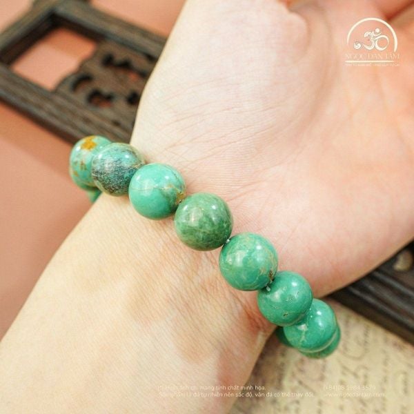 Lam Ngọc hợp mệnh Mộc