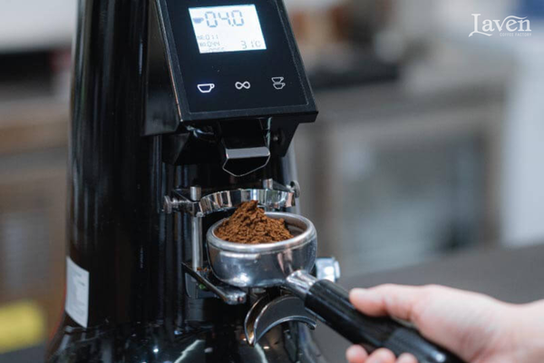 cach-chinh-may-xay-set-thoi-gian-cuc-don-gian-ngay-tai-quan-ca-phe-bien-hoa-ho-chi-minh-laven-coffee