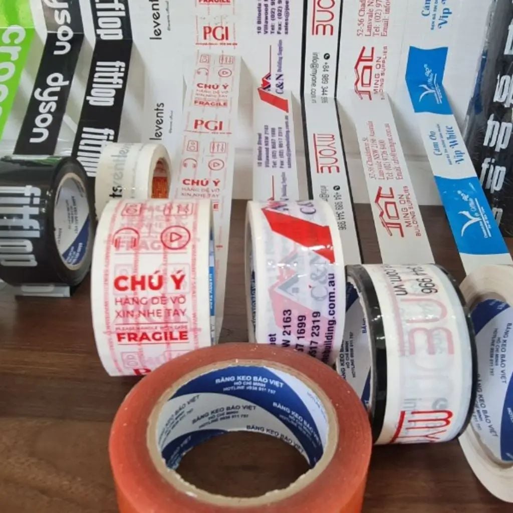 Băng dính in chữ - Công nghệ sáng tạo cho ngành quảng cáo và trang trí nội thất